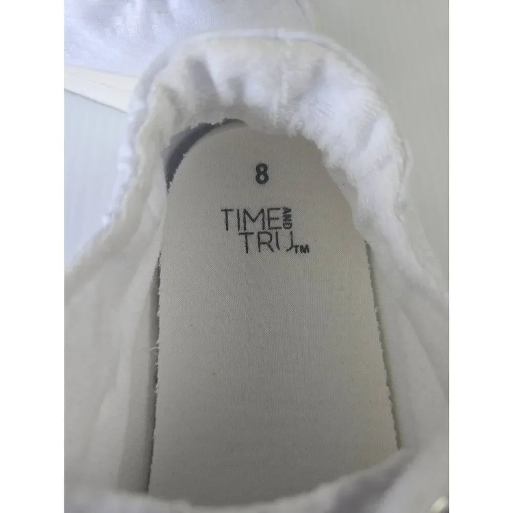 Time and Tru Sneakers Sz 8 White